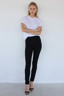 Scarlett Leithold feet photo 7