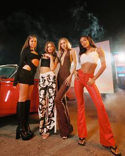 Scarlett Leithold feet photo 16