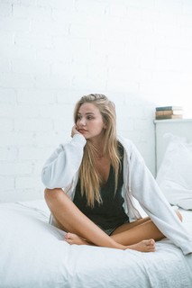 Scarlett Leithold feet photo 17