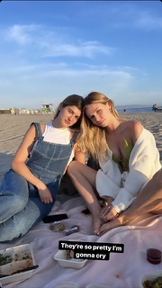 Scarlett Leithold feet photo 11