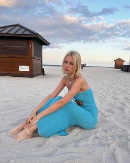 Scarlett Leithold feet photo 11