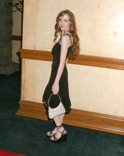 Scarlett Pomers feet photo 2