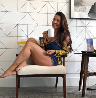 Scheila Carvalho feet photo 3