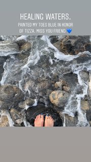 Scottie Thompson feet photo thumbnail