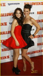 Scout Taylor-Compton feet photo thumbnail