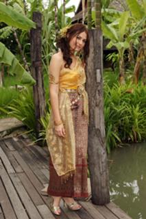 Scout Taylor-Compton feet photo thumbnail