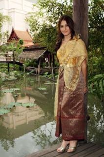 Scout Taylor-Compton feet photo thumbnail