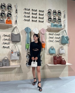 Se-Jeong Kim feet photo 17