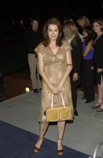 Sean Young feet photo thumbnail