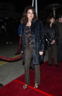 Sean Young feet photo thumbnail