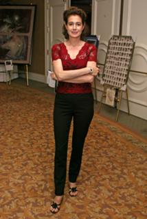 Sean Young feet photo thumbnail