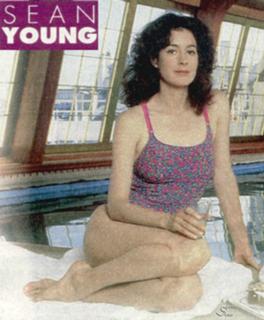 Sean Young feet photo thumbnail