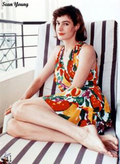 Sean Young feet photo thumbnail