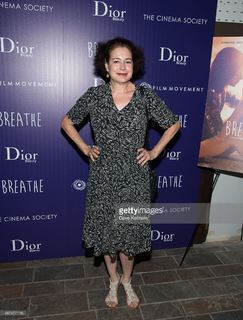 Sean Young feet photo thumbnail