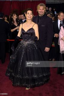 Sean Young feet photo thumbnail