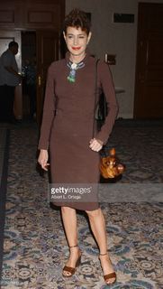 Sean Young feet photo thumbnail