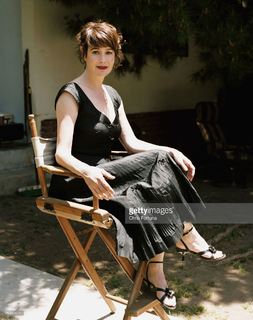 Sean Young feet photo thumbnail
