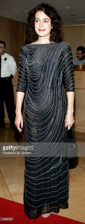 Sean Young feet photo thumbnail