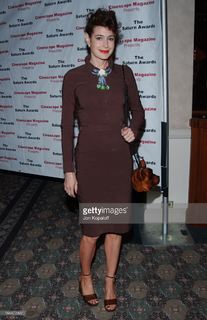 Sean Young feet photo thumbnail