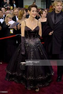 Sean Young feet photo thumbnail
