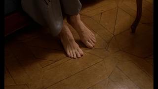 Sean Young feet photo thumbnail