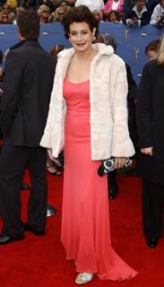 Sean Young feet photo thumbnail