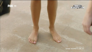 Seda Bakan feet photo thumbnail
