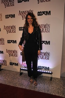 Seda Bakan feet photo thumbnail