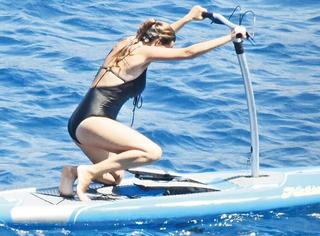 Seda Bakan feet photo thumbnail