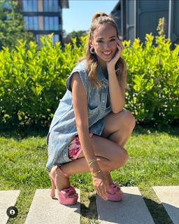 Seda Bakan feet photo thumbnail