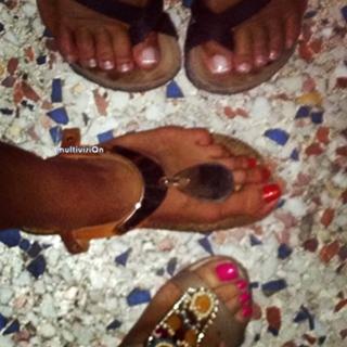 Seda Güven feet photo 2