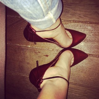 Seda Güven feet photo 14