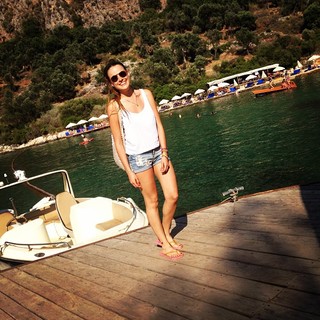 Seda Güven feet photo 11