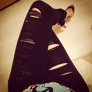 Seda Güven feet photo 4
