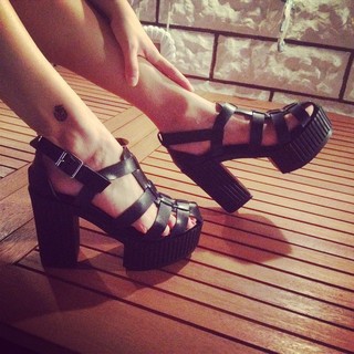 Seda Güven feet photo 1