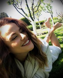 Seda Güven feet photo 12