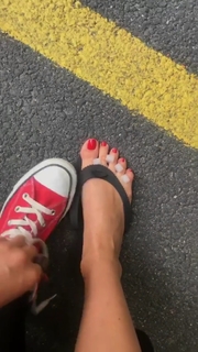 Seda Güven feet photo 11