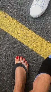 Seda Güven feet photo 8