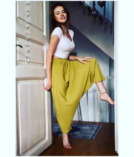 Seda Güven feet photo 20