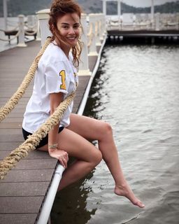 Seda Güven feet photo 12