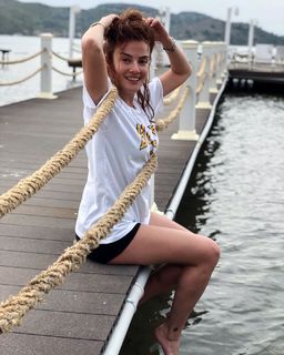 Seda Güven feet photo 11