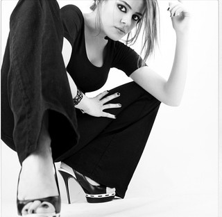 Seda Güven feet photo 10