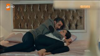 Sedef Avci feet photo 4