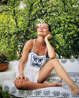 Sedef Avci feet photo 19