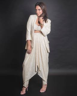 Seema Sajdeh feet photo 4