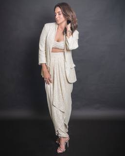 Seema Sajdeh feet photo 3