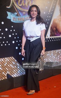 Seema Sajdeh feet photo 16