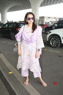 Seema Sajdeh feet photo 18
