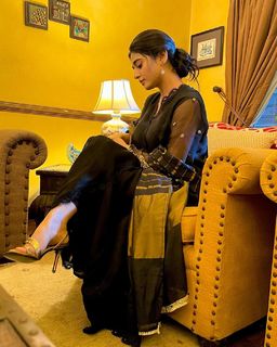 Sehar Khan feet photo thumbnail