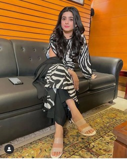 Sehar Khan feet photo thumbnail